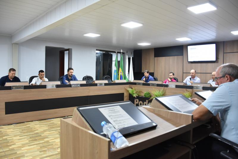 Plenário discute projeto que altera Meta do Plano Municipal de Educação